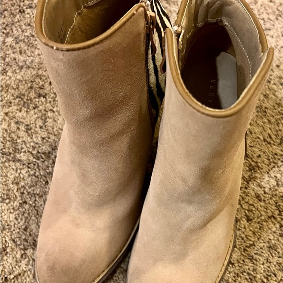 Very Volatile Leather Zebra Wedge Bootie Boots Horsehair 8 - Picture 5 of 5